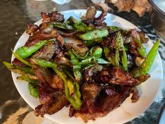 尖椒爆卤肉-胖娃滋补蹄花
