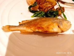 -君来湖滨饭店·玫瑰园