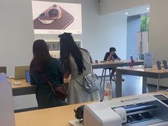 -华为授权体验店(上坤上街购物中心)