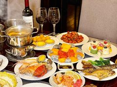 -广州万富希尔顿酒店·感趣自助餐厅·金秋蟹宴生蚝海鲜刺身
