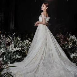 -欣薇婚纱(新源乐汇城店)