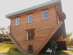 -金山农民画村-枫泾波兰倒置屋