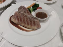 煎T骨牛排配黑椒汁-北京友谊宾馆·俄罗斯餐厅