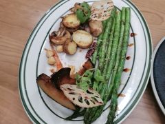 烤芦竹笋鸡肉汇选沙拉-Artisan匠匠(中央大街店)