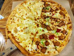 爆果肉金枕榴梿拼宫保鸡丁比萨-乐凯撒披萨(东方新世界店)