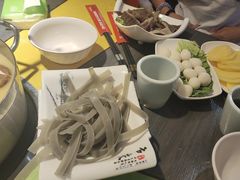 -四季喧黔味豆米火锅(万达广场店)