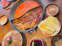 -萍姐火锅·公路夜市(武汉首店)