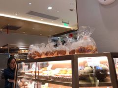 面包甜点陈列柜-山崎面包(静安久光店)