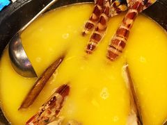 -鲜入围煮花胶鸡海鲜火锅