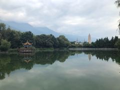 -三塔倒影公园