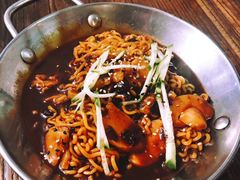 炸酱面-富乐满韩国正宗炸鸡韩国料理(虹泉路店)