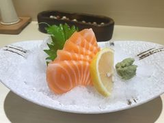 三文鱼刺身-小句号·精致料理(江南环球港店)