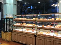 面包甜点陈列柜-新侨三宝乐面包店(崇文门店)