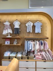 -爱婴室(上海浦建路店)