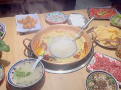 -洱火云南酸菜牛肉火锅(石景山当代商城店)