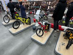 -迪卡侬(金龙湖店)