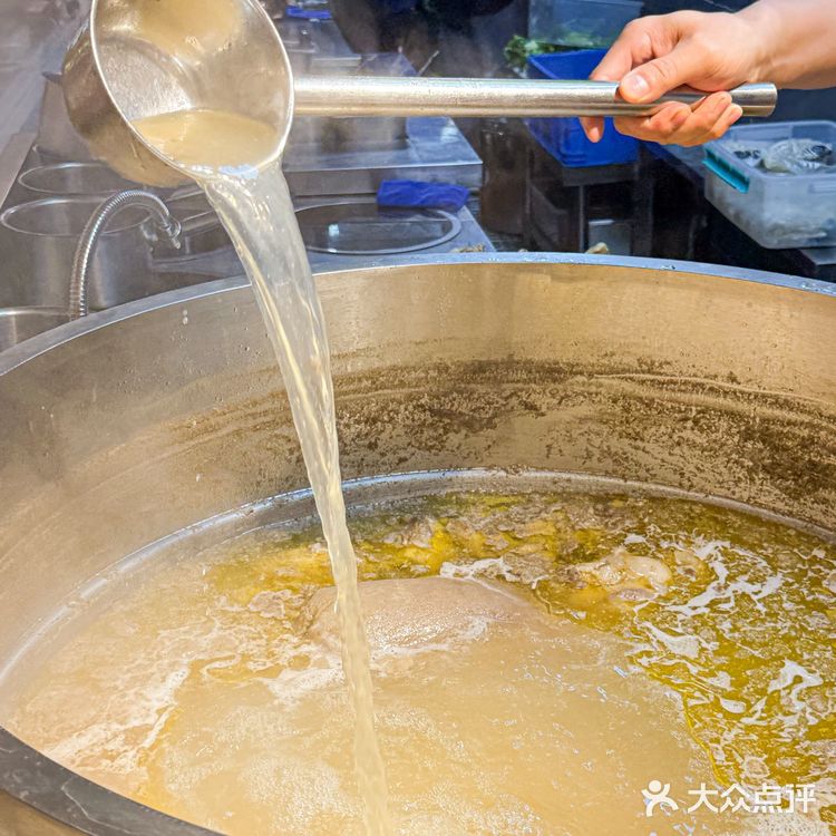 打工人速！被宜悦城的云南铜锅米线香迷糊了！