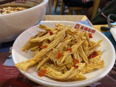 -呷佬·长沙手工米粉(金沙江路店)