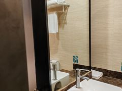 -雅夫酒店(西安市图书馆地铁站店)