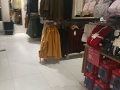 -优衣库(北京万柳华联购物中心店)