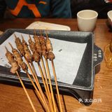孩子都感觉挺好吃。肉筋和羊肉串加起来点了十几个