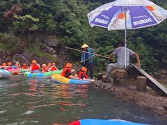 -安吉龙王山峡谷漂流