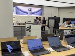 -华为授权体验店(中山公园来福士)