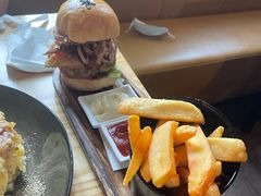 牛肉汉堡-黑羊西餐厅BlackSheep