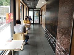 靠窗位-麦当劳(杨高南路店)