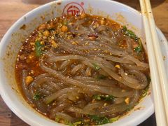 万记特色酸辣粉-万记麻辣烫国展总店