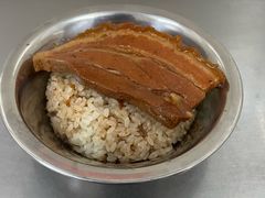 -梁阿婆廿年老牌扣肉糯米饭