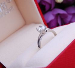 -威德钻石-克拉钻大本营(南京东路店)