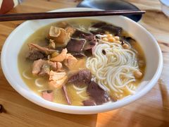 -文山荷鲜居(翠湖店)