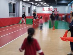 -悦动体能篮球羽毛球网球(三里河店)