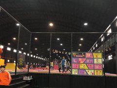 -嘿哟动霸CHUA·新潮玩运动娱乐中心·蹦床滑冰团建乐园