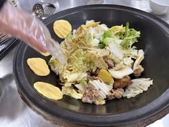 -粘豆包柴火铁锅炖