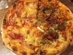 招牌狂野双拼夏威夷披萨-盘炉forenza·云贵川融合小食堂 ( 钟楼中柳巷店)