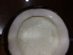 -志龙皇冠吃货椰子铺
