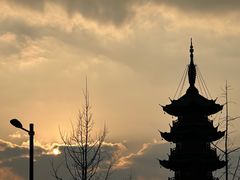 -龙华寺