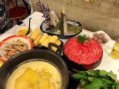 -鲜入围煮花胶鸡海鲜火锅