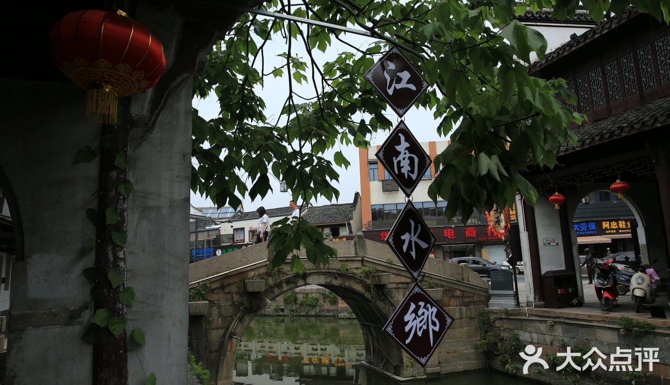 4块钱一块，用料很足，大家排队购买