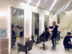 大厅-3AM HAIR SALON烫发染发接发