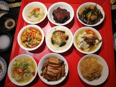 -蓝田九大碗民俗食府(蓝田店)