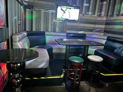 -K+全国连锁KTV(绿地缤纷天地店)