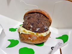 红豆泥松子黄油-PAOPAO Bakery&Café(港汇店)