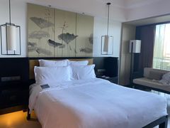 -三亚湾海居铂尔曼度假酒店