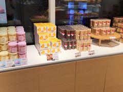 面包甜点陈列柜-好利来(高新枫叶广场店)