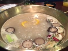 -重庆爽翻天老火锅(临平万达广场店)
