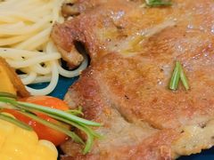 -丽莎沙拉轻食餐厅(国贸店)