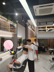 -艾米莉 烫染沙龙
